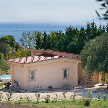 Driftwood Karavádhos