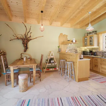 Driftwood * Karavádhos