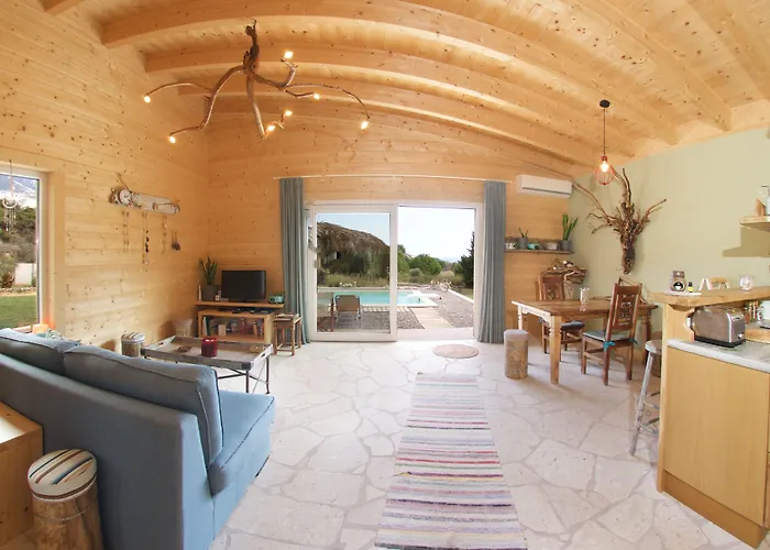 Driftwood Villa *