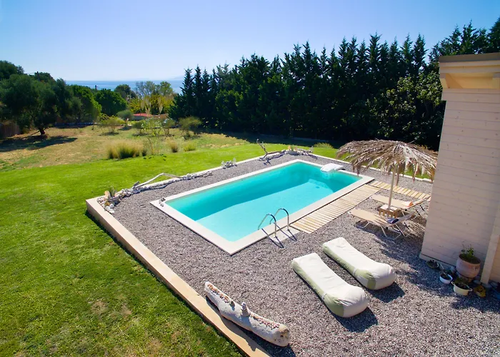Driftwood Villa Karavádhos