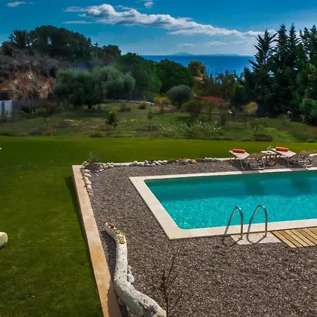 Driftwood Villa Karavados